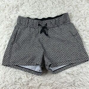 Lululemon On The Fly Short *2.5" Monochromic Black